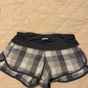 Lululemon Wet Dry Warm Shorts Size 4